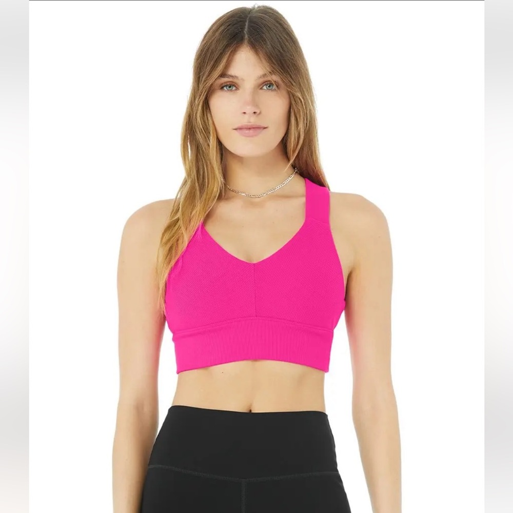 ALO Yoga Emulate Bra - Neon Pink